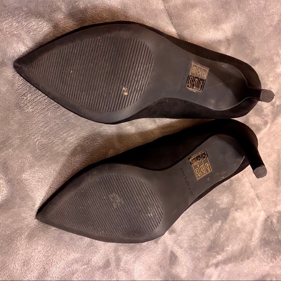 Black Heels - Picture 3 of 3